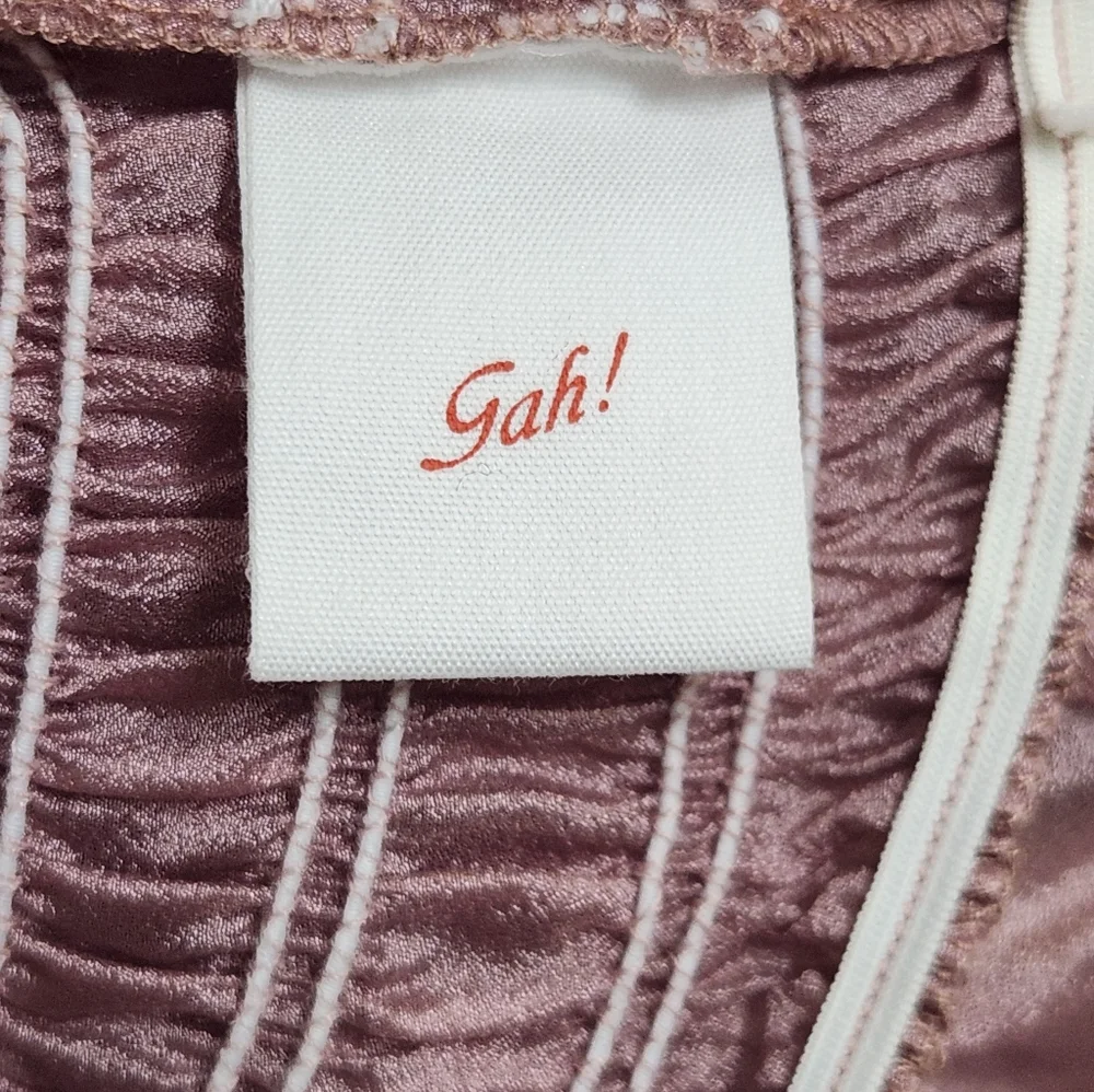 Lisa Says Gah Dusty Pink Smocked Peplum V-Neck Blouse - Picture 8 of 9